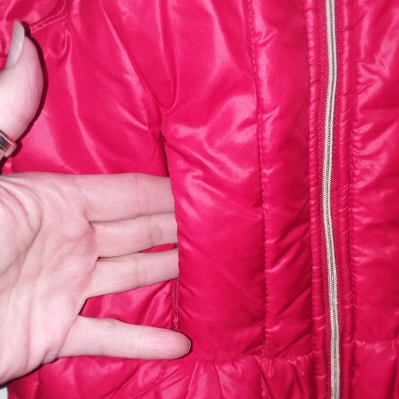 Coogi Children's Girl's Red Puffer Vest Sz 4 Zip up EUC - Picture 4 of 10